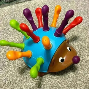 Learning Resources Spike the fine motor hedgehog‎